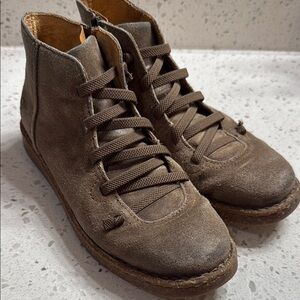 Born Sienna Suede Ankle Boots Women’s SZ 9 zip distressed taupe brown fall EUC